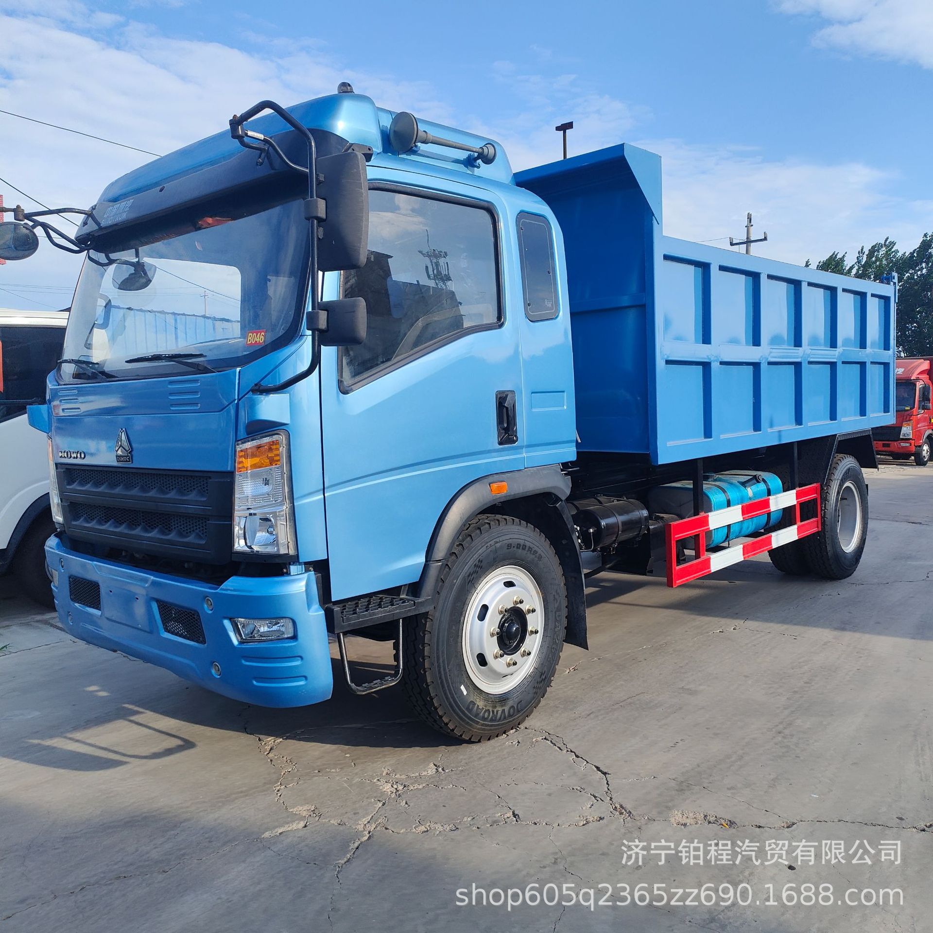 Cross-border export to Africa: Sinotruk Howo rear-tipping dump truck, 3-ton, 5-ton, 10-ton muck transport vehicle