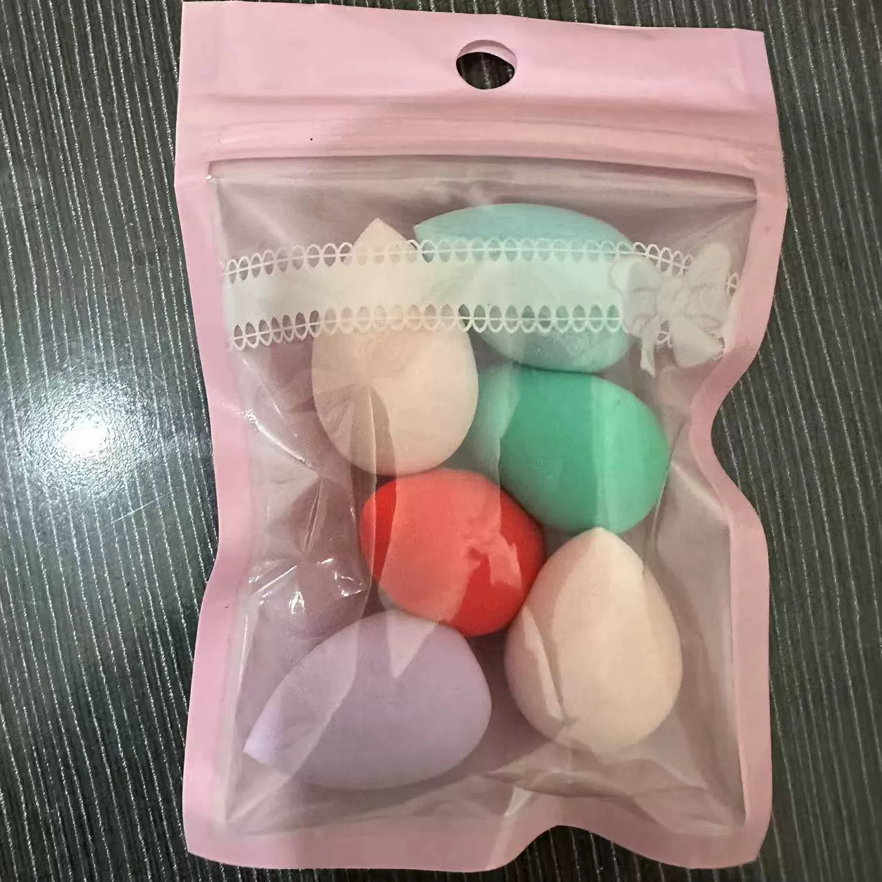 Makeup primer drop-shaped, small cosmetic sponge