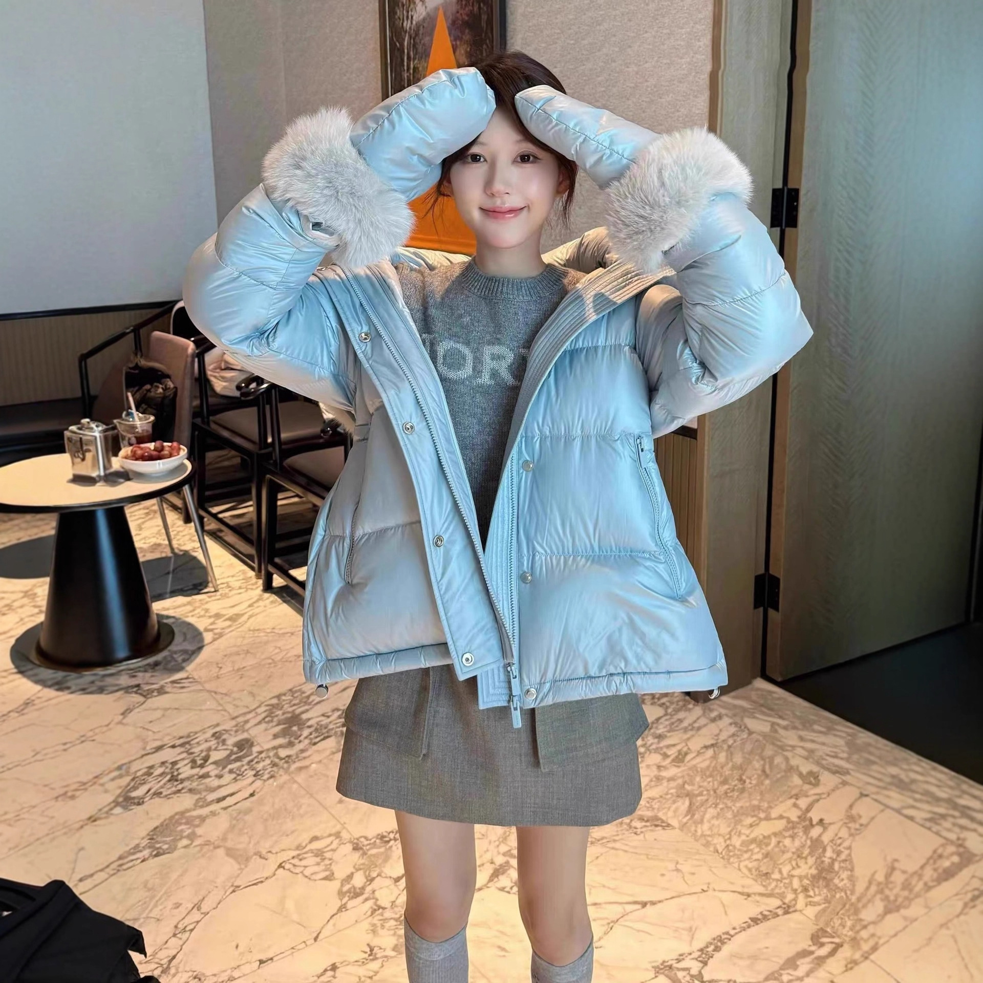 露思2025冬季新款90白鸭绒真好狐狸毛领休闲时尚羽绒女