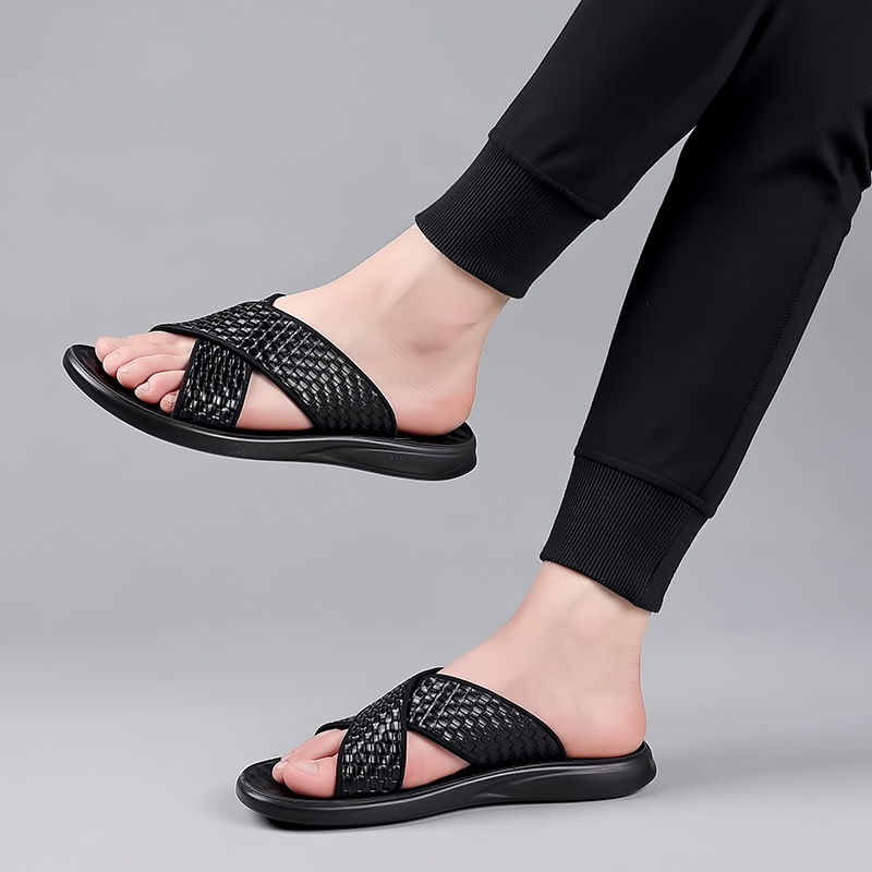 2023 zapatos de playa de verano de los hombres al aire libre Zapatillas vietnamitas sandalias de hombre suela de masaje antideslizante zapatos de hombre de moda al por mayor