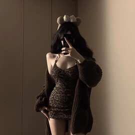 小个子辣妹显身材豹纹吊带连衣裙女秋季新款内搭掐腰显瘦包臀短裙