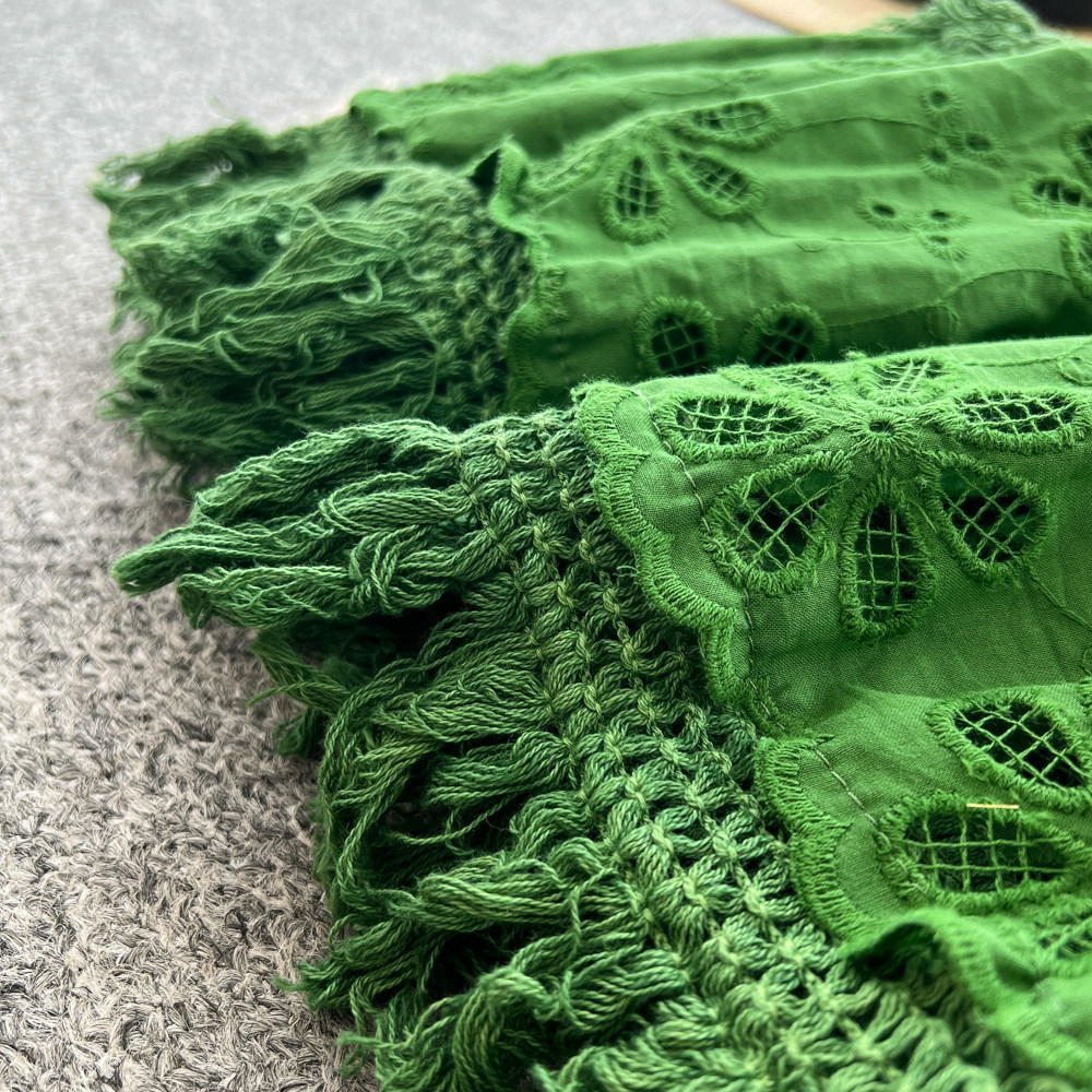 French Style Green Lace Spaghetti Strap Maxi Dress For Women, V-Neck Boho Summer Dress With Ruffles And Waist Tie_ecoleips.com