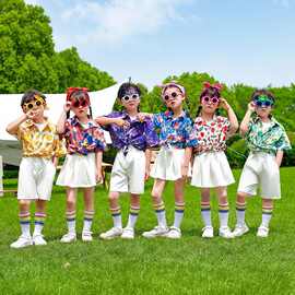 2026年复古怀旧港风幼儿园舞蹈表演服运动会儿童啦啦队演出服装