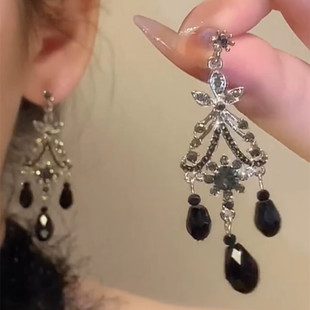 �m͢�L��ɫˮ�������͹����A���h������p�ݸ߼��К��|���K���Ů