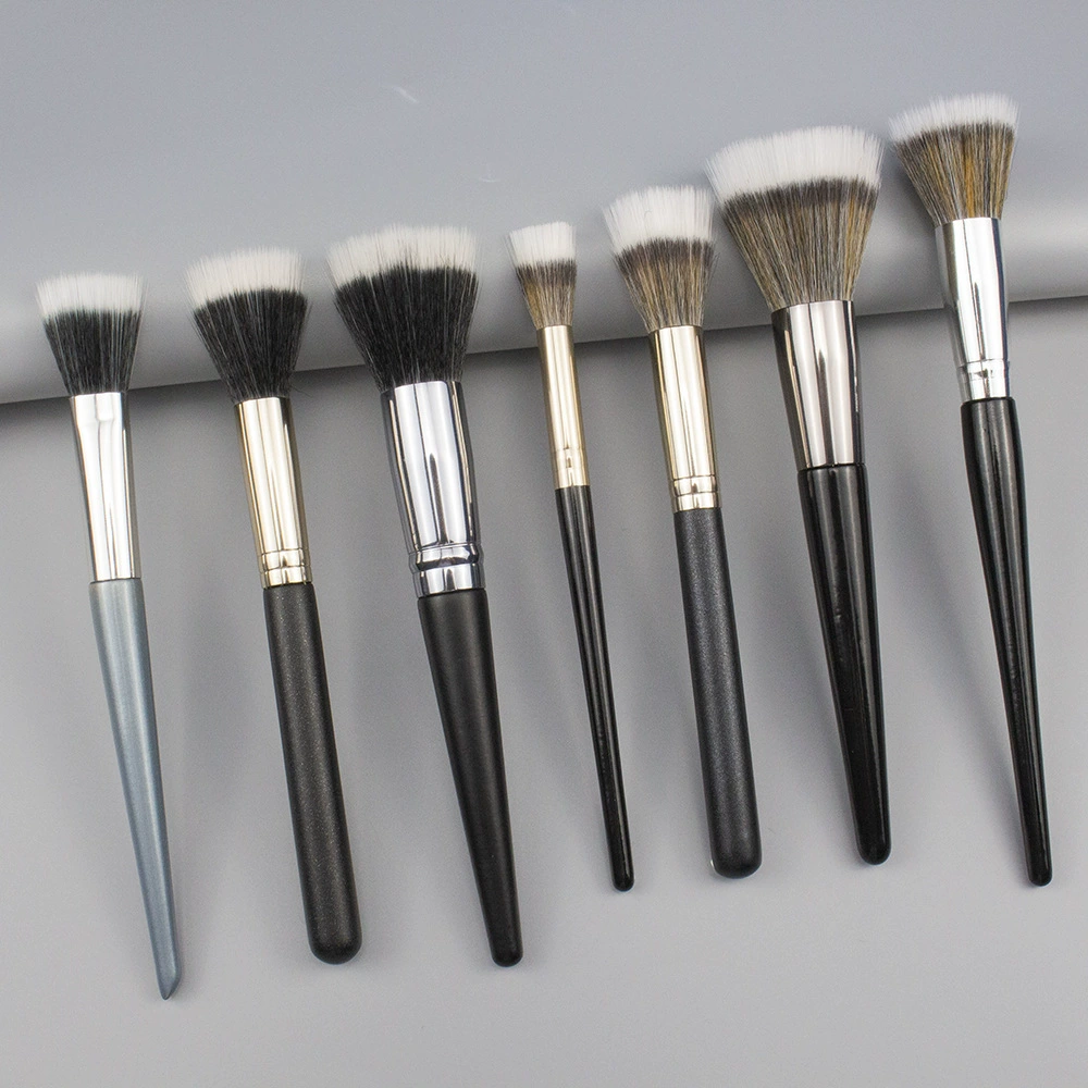 Concealer brush, face blush, conceals acne, style