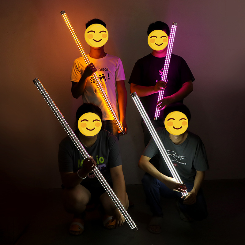 Bar champán flash palo LED carga caballo corriendo Flash extranjero vino Cap nightclub KTV punto luminoso danza palo atmósfera carretera