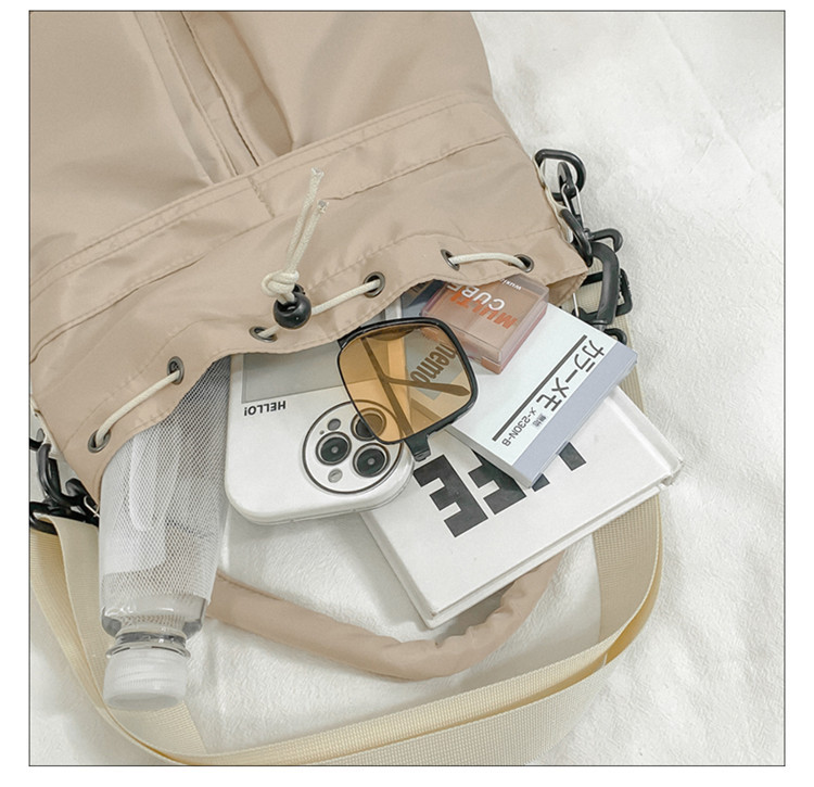 Women's Nylon Solid Color Classic Style Square String Shoulder Bag Bucket Bag display picture 15