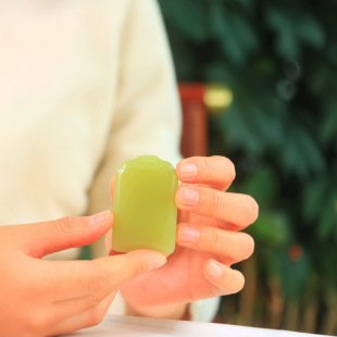 Jade Yutang Xinjiang Hetian Jade Huangkou Pingan Brand Boutique Jade Brand Ruoqiang Huangkou Pingan Brand is rare.
