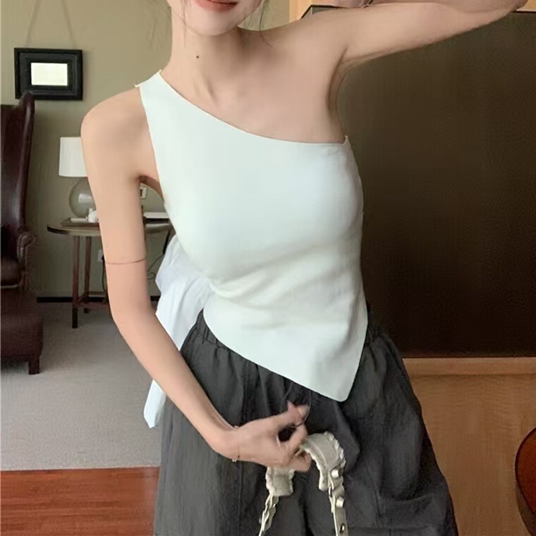 Elegant Design Sense Slant Shoulder Knitted Camisole Vest Women's 2025 New Slim-fit Hot Girl Summer Inner Wear Top Elegant Design Sense Slant Shoulder Knitted Camisole Vest Women's 2025 New Slim-fit Hot Girl Summer Inner Wear Top