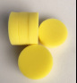 둥근 노란색 스펀지