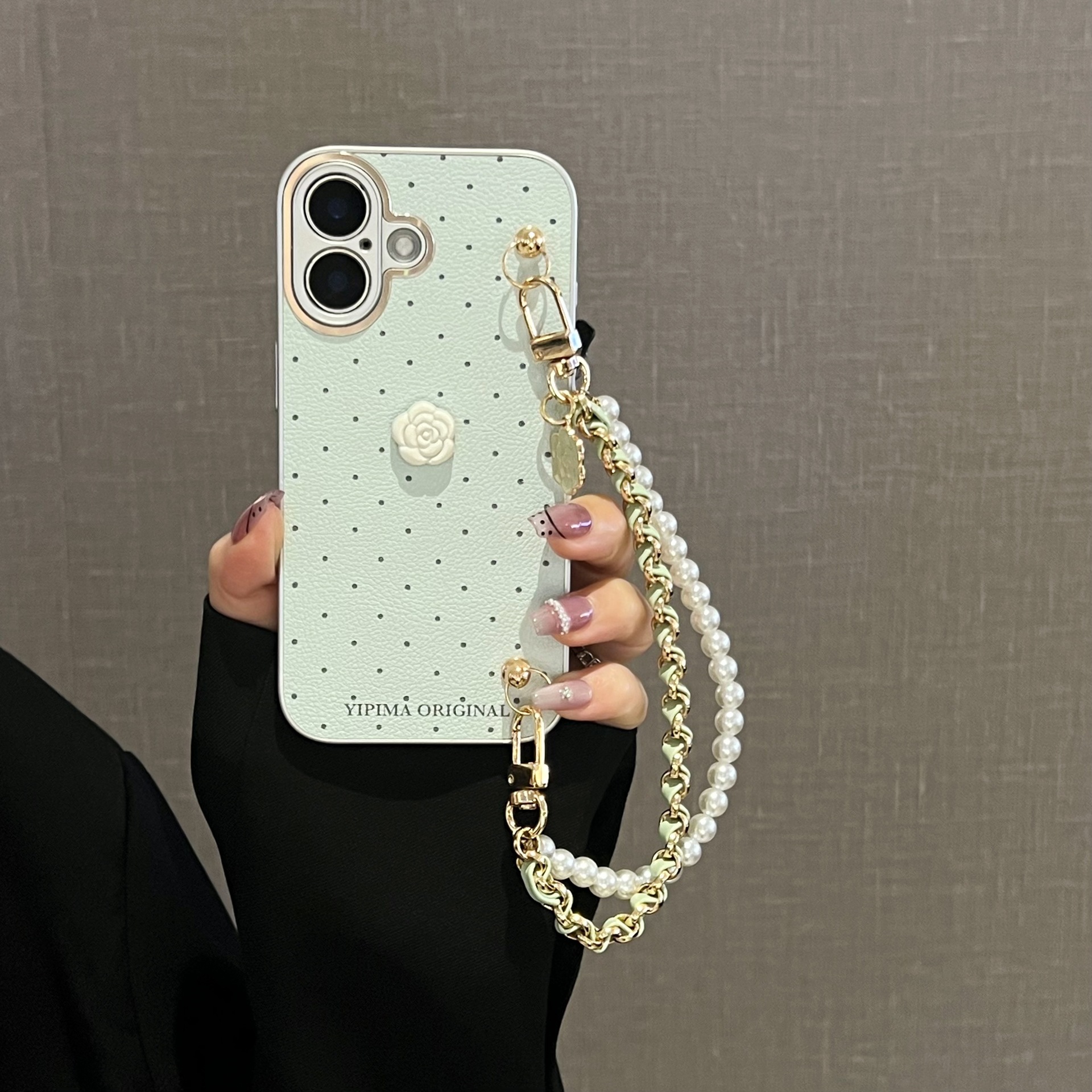 Camelia de lunares simple para 16ProMax perla portátil iphone14 Apple 15 funda para teléfono móvil 13 mujer 16