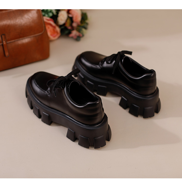 Mocassini donna stile britannico con zeppa in pelle_voghion.com