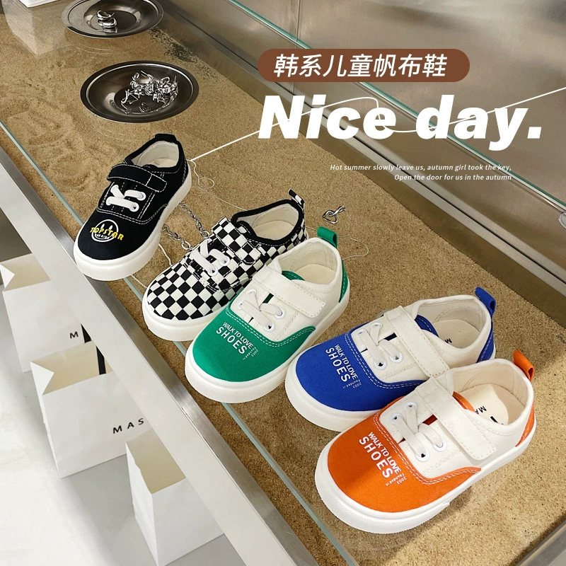 Осень 2023 новая детская обувь, корейская детская парусиновая обувь на мягкой подошве, однотонная повседневная обувь в Вэньчжоу оптом