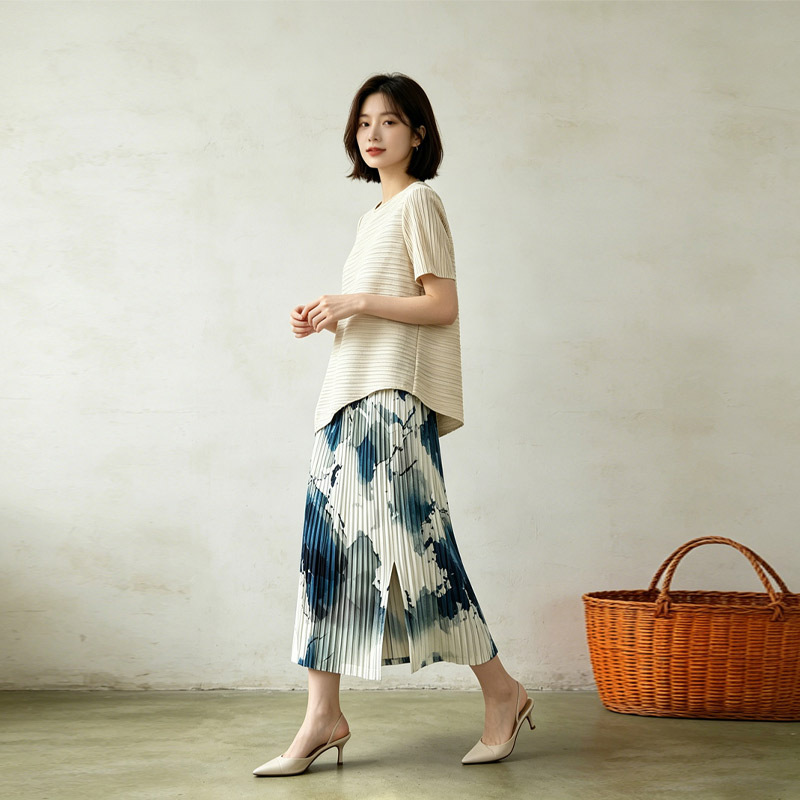 Summer pleated skirt