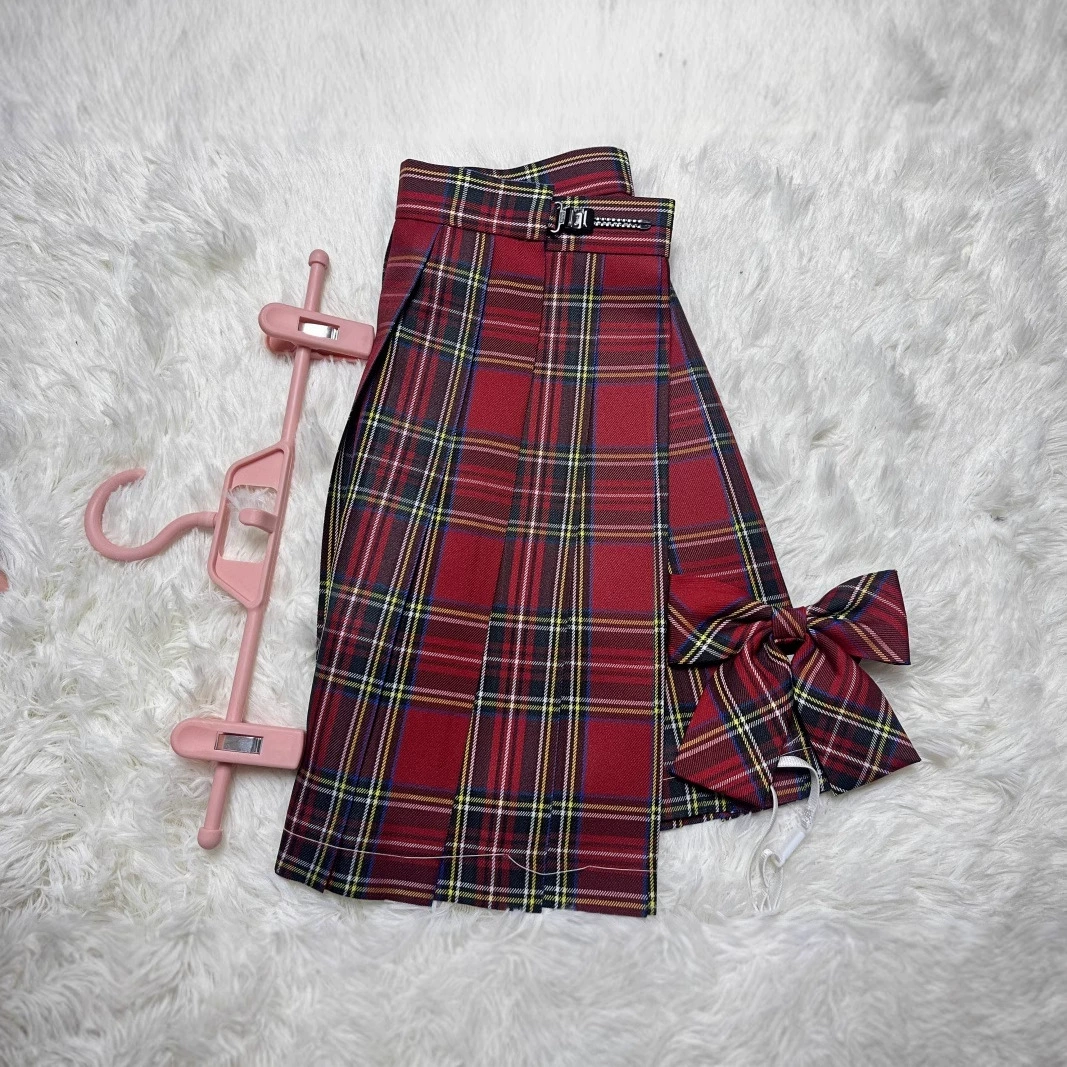 Genuine red student pleated skirt for elementary school students