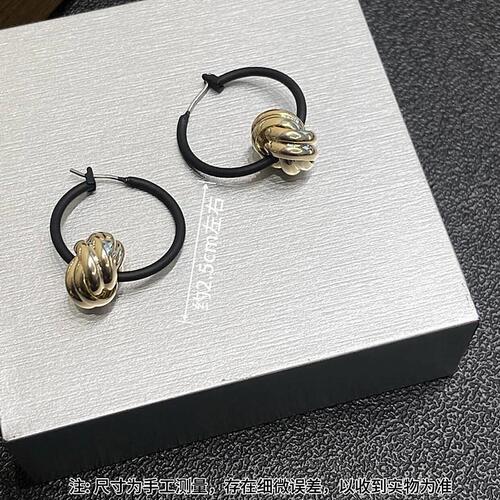 Black and gold contrasting colors two-piece ball earrings for women retro Hong Kong style earrings light luxury high-end metal earrings temperament earrings
