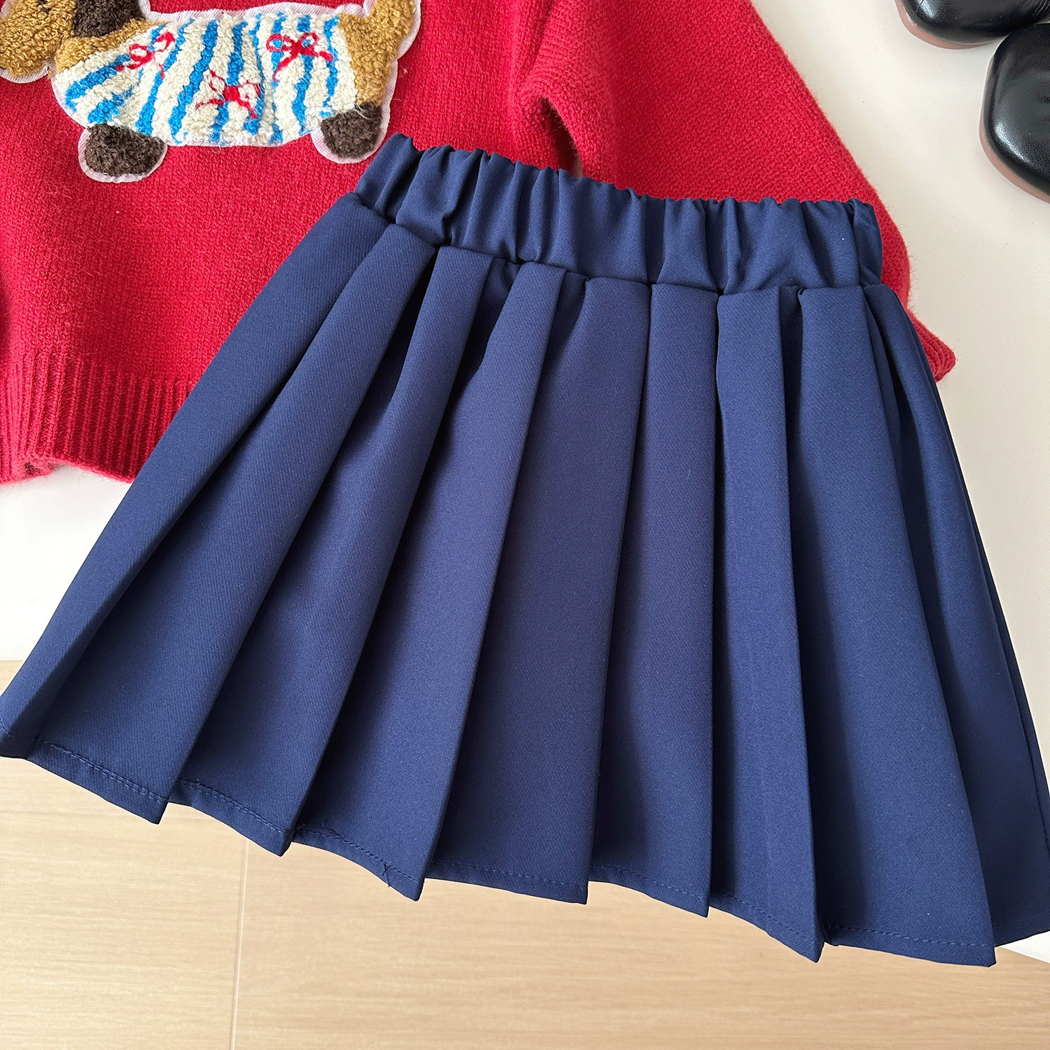 Осенняя вязаная кофта с капюшоном, юбка плиссе, вышивка, западный стиль