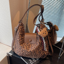 �羳���д��������ذ���Ů2025�ﶬ�¿�͹ų������y�μ���p���