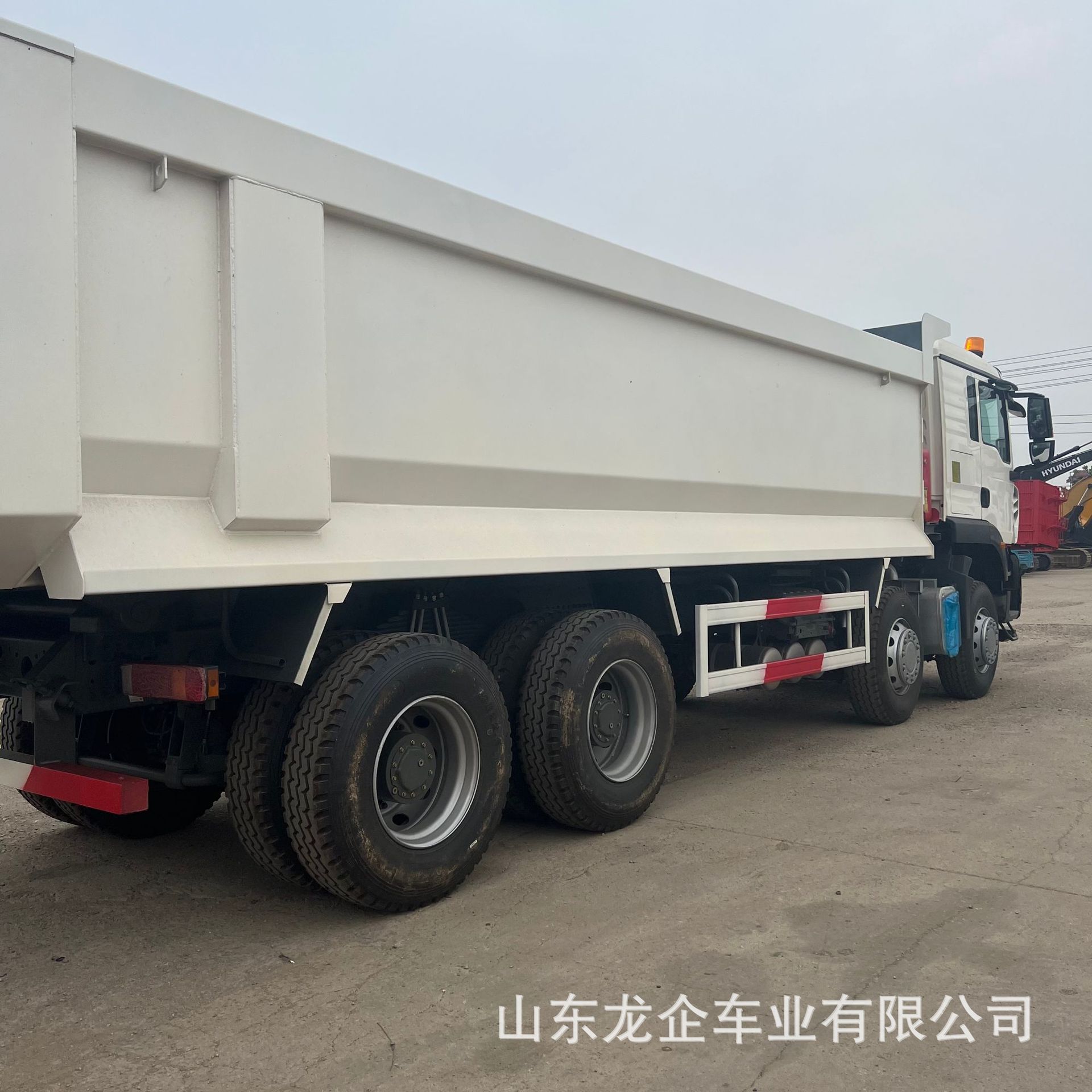 Sinotruk Howo Tx Engineering Dump Truck, 371 Horsepower U-Shaped Box-Type Dump Truck for Export, Construction Site Transport Dump Truck