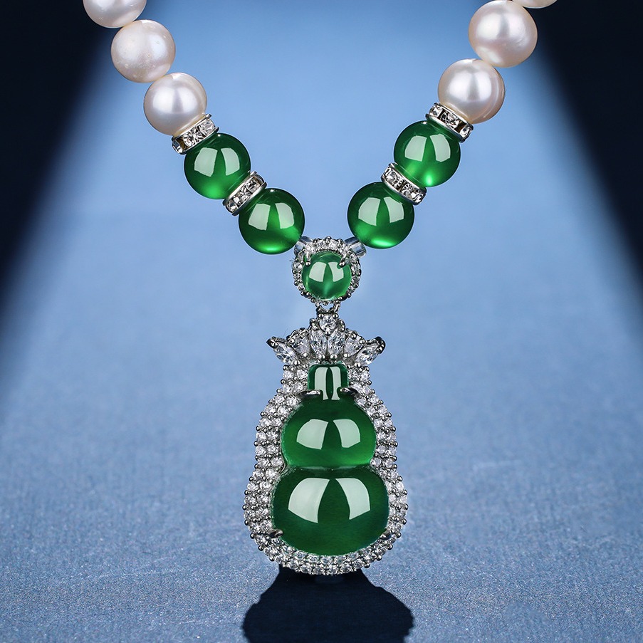 Organic necklace from pearl