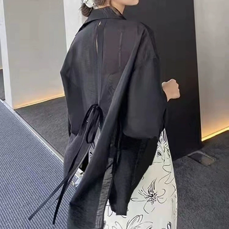 Модная летняя женская рубашка 2025 года с защитой от солнца, шнуровкой на спине и разрезом.