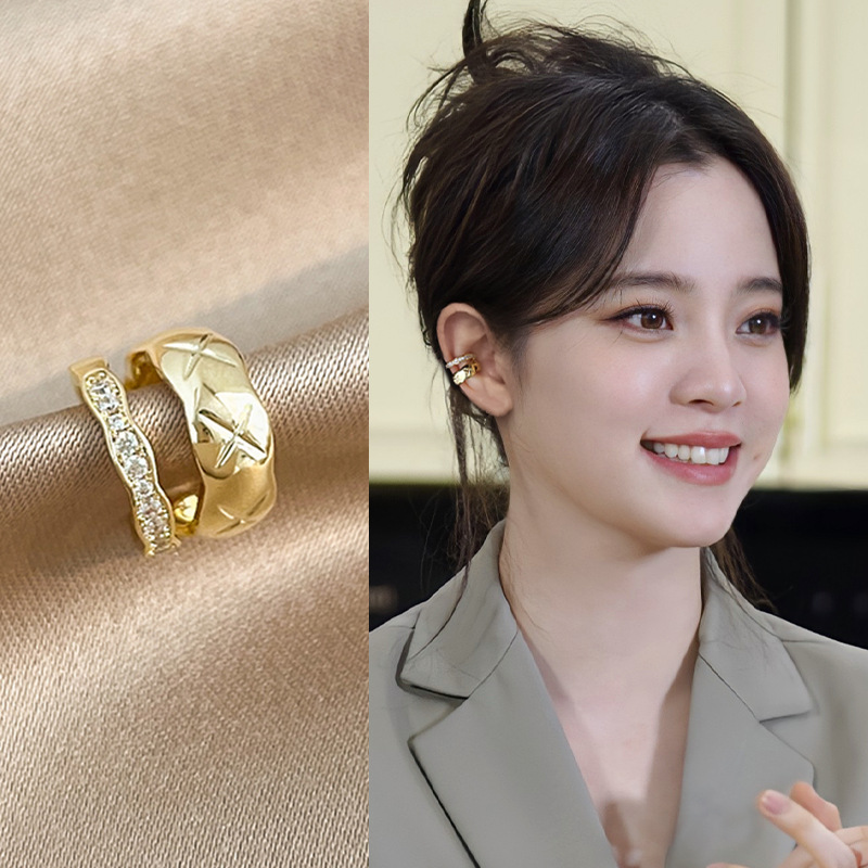 Gold Unique Ear Clip Ear Bone Clip Women's No Piercing Earrings 2025 New Hot Style Light Luxury High-End Metal Earrings