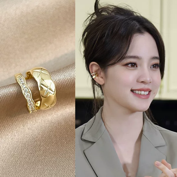 Gold Unique Ear Clip Ear Bone Clip Women's No Piercing Earrings 2025 New Hot Style Light Luxury High-End Metal Earrings