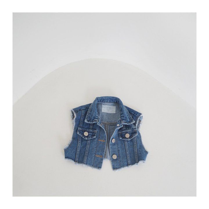 Children's clothing summer 2023 new products Korean style children's coat sleeveless trendy fashionable outdoor denim vest street shirt 