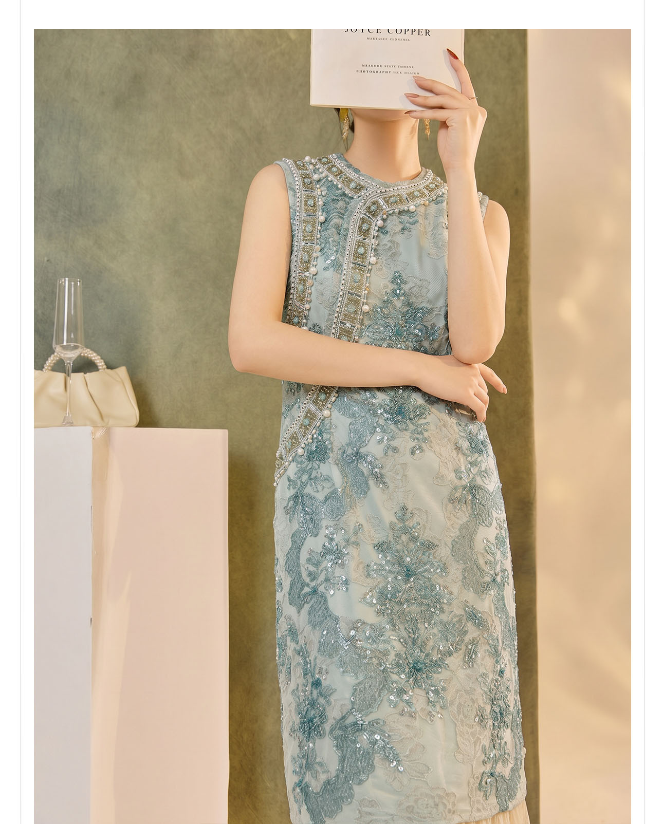 Váy dài sườn xám thêu đính cườm chéo vạt cao cấp — Xanh da trờicolor chi tiết 5