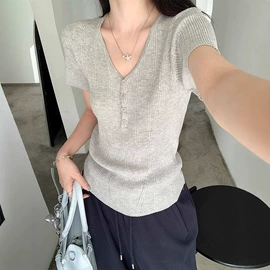 女式针织衫;吊带背心;连衣裙