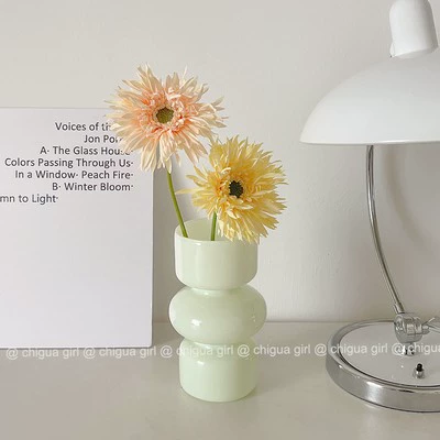Light green (light feel is light without flowers)