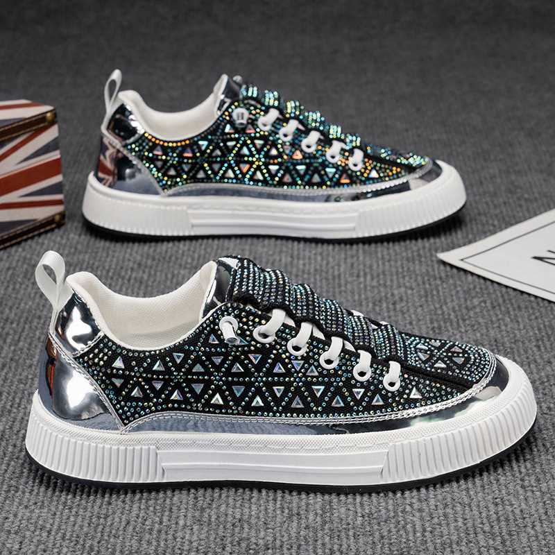 Men's Shoes Autum 2025 New Trendy Versatile Men's Lazy Slip-On Casual Sports Thick-Soled Wear-Resistant Canvas Shoes