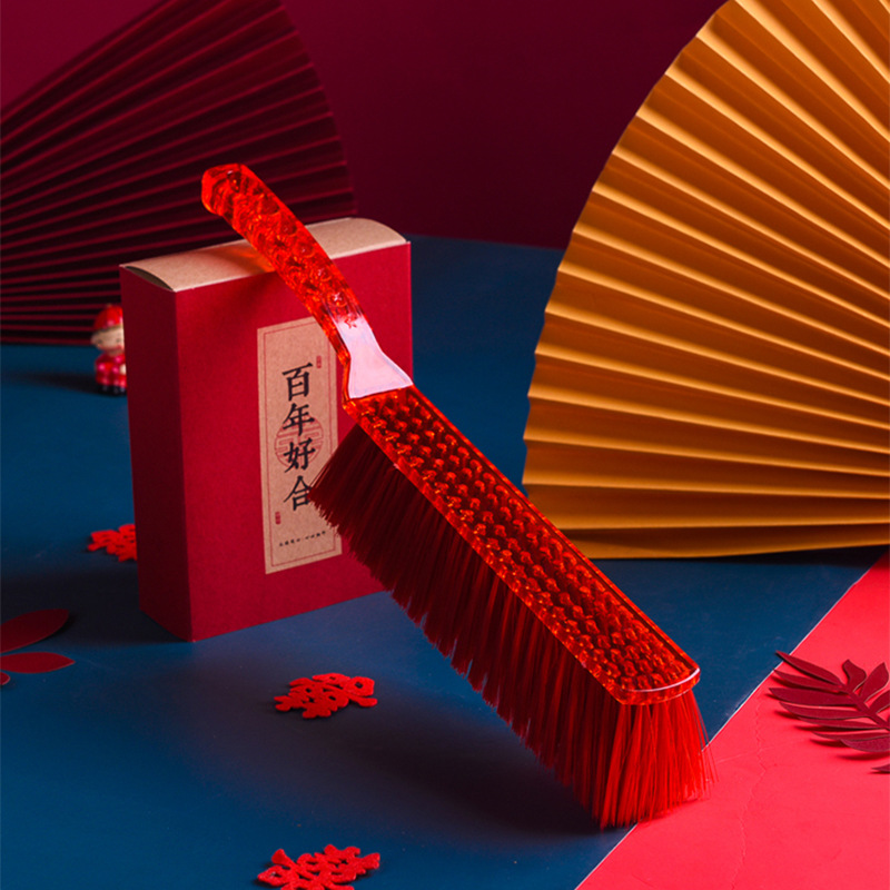 Artículos para bodas, escoba roja para barrer la cama, herramientas para la habitación nupcial, eliminación de polvo, celebración de bodas, ropa de cama para el dote de la novia