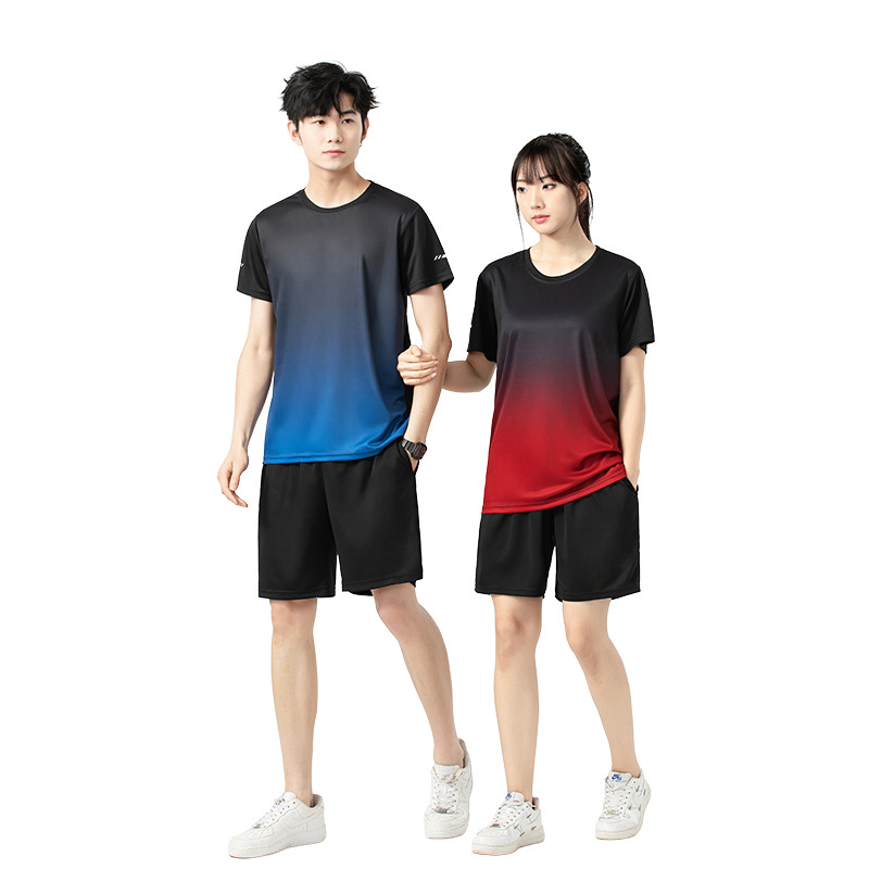 Nuevo [directo de fábrica] traje deportivo pareja traje de camiseta de manga corta de verano secado rápido seda de moda
