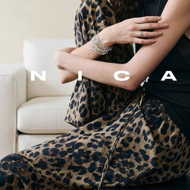Snow Leopard Print Double Crepe Silk Flowing Paris Leopard Print Fishtail Skirt Shorts Casual Air Pants Snow Leopard Print Double Crepe Silk Flowing Paris Leopard Print Fishtail Skirt Shorts Casual Air Pants