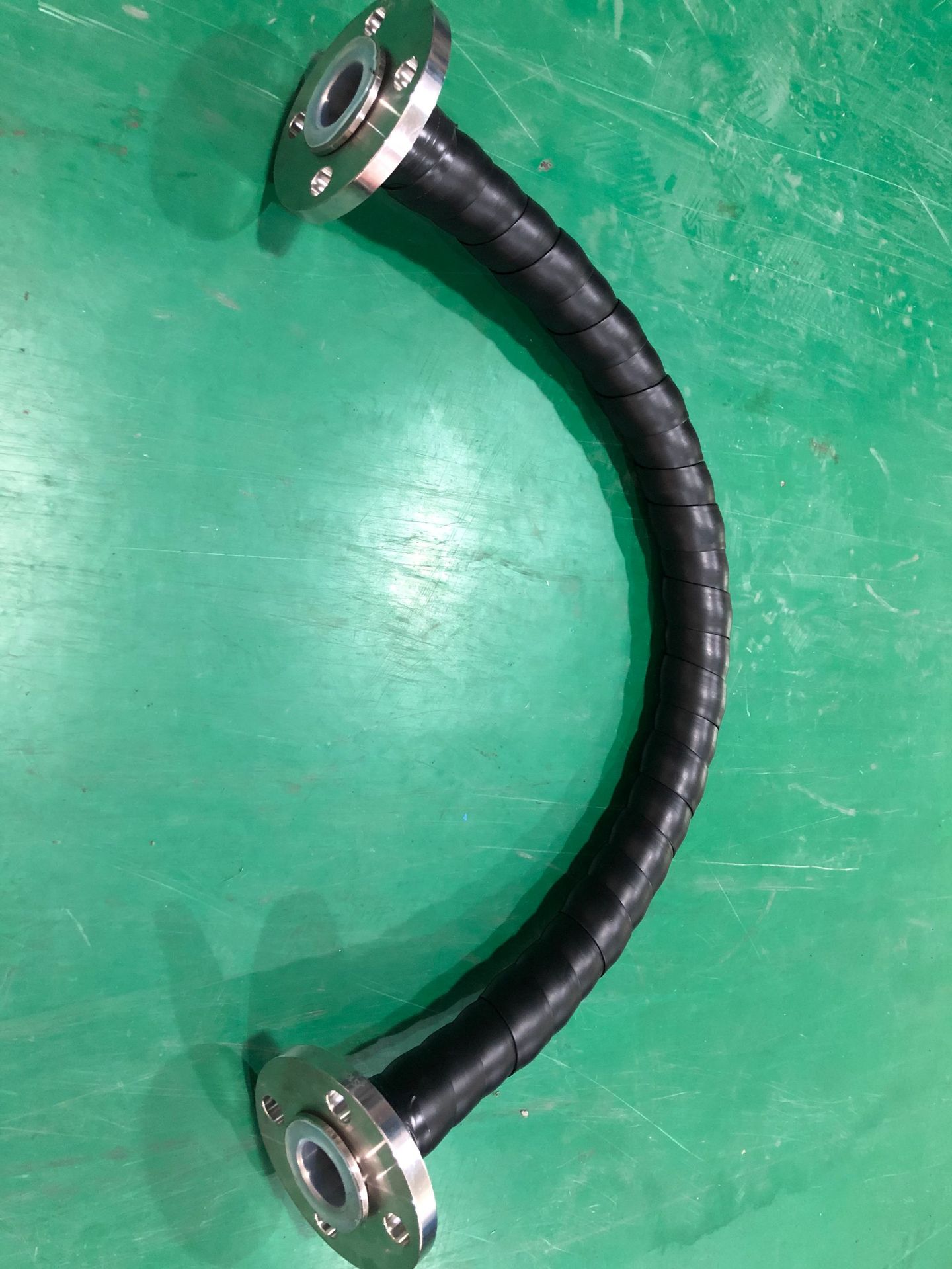 铁氟龙法兰总成 外层塑料缠绕管更好的保护软管