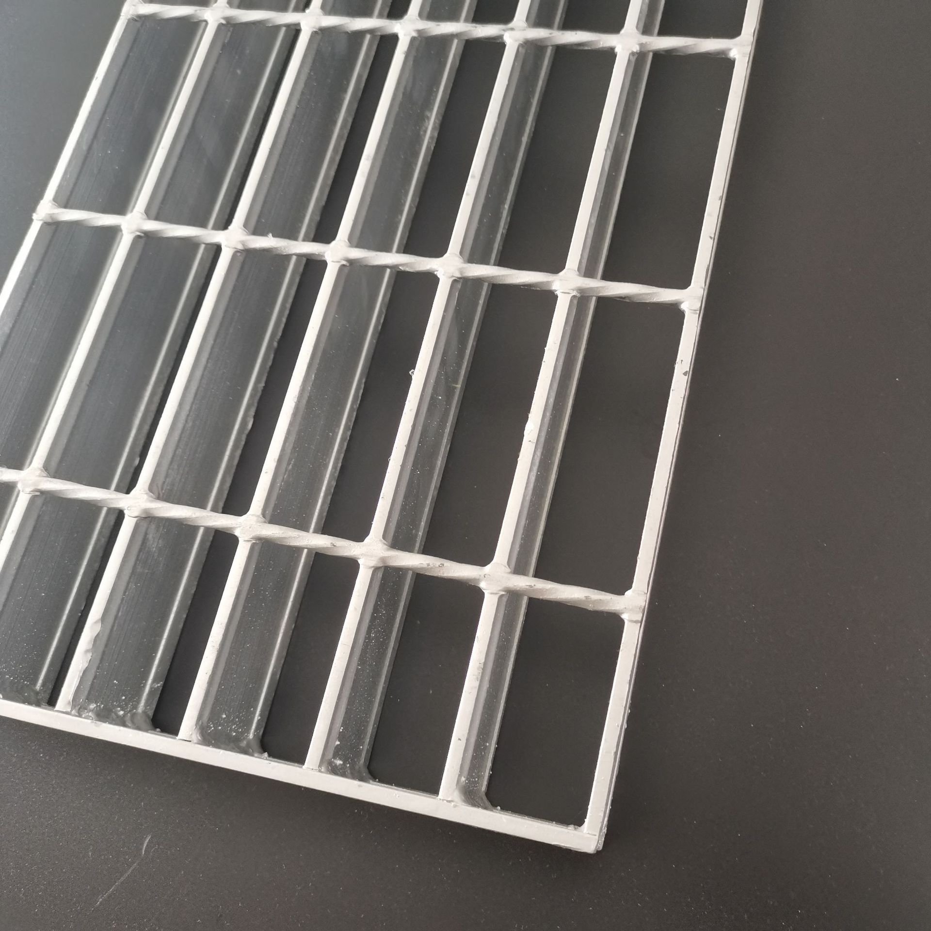 小水道沟盖板-停车场镀锌钢格板-洗车场沟盖板生产加工沟盖板