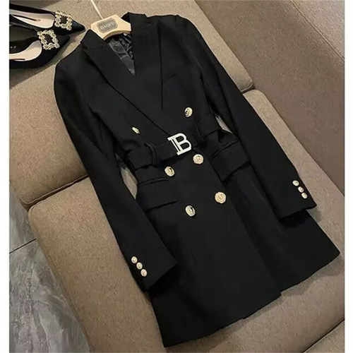 High-end, street-style blazer for women—mid-length, 2026 spring/autumn new arrival—elegant British-style single-breasted trench coat, trendy.