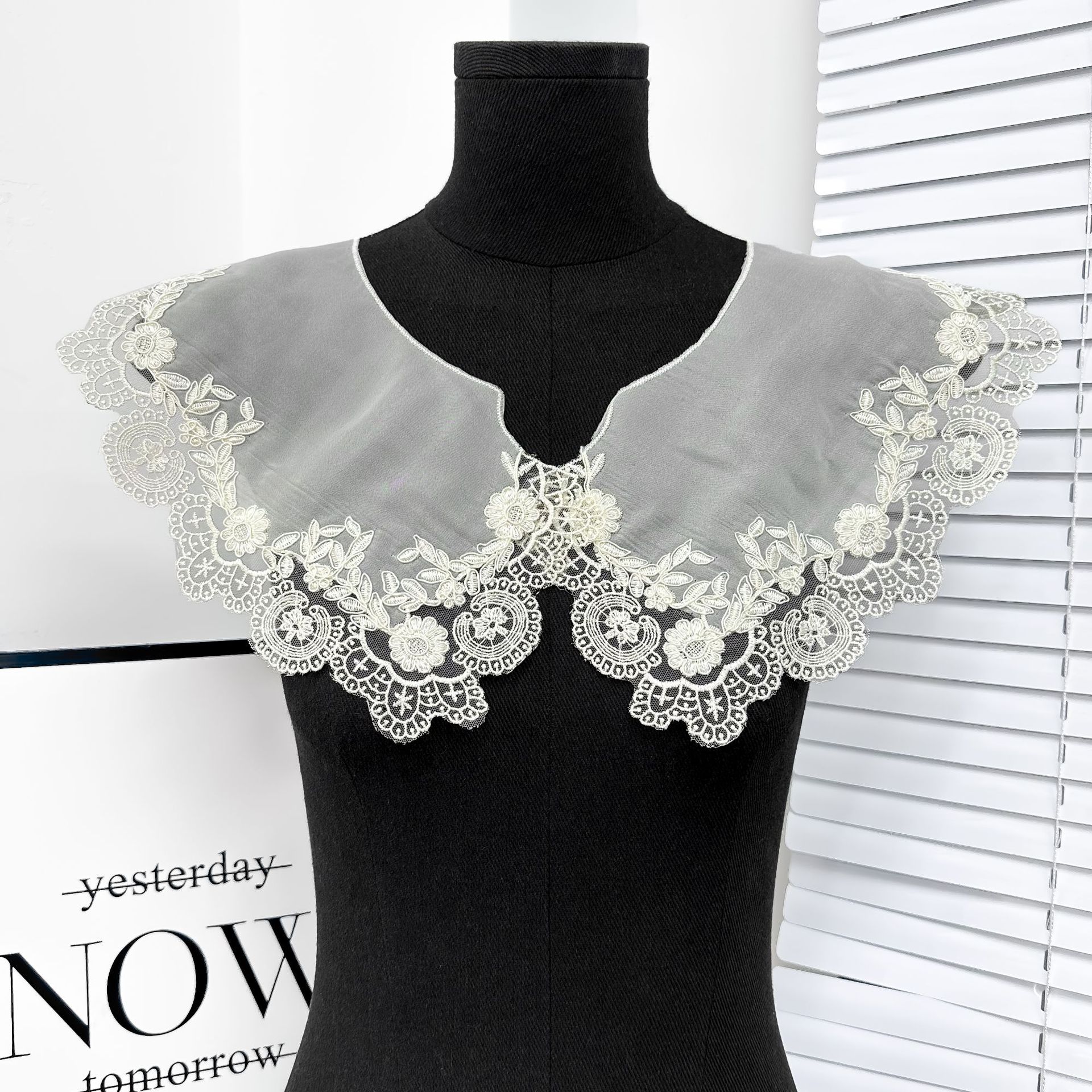 Collar de encaje ropa de mujer muñeca de collar falso computadora bordado encaje primavera y verano camisa vestido