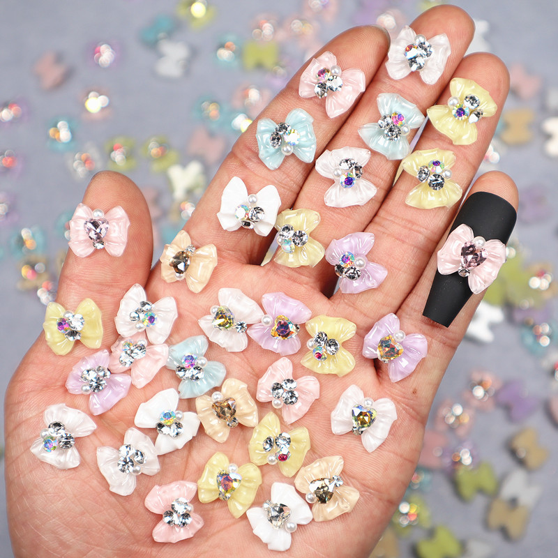 新款网红美甲蝴蝶结装饰品指甲贴钻心锆石轻奢美少女战士配饰批发