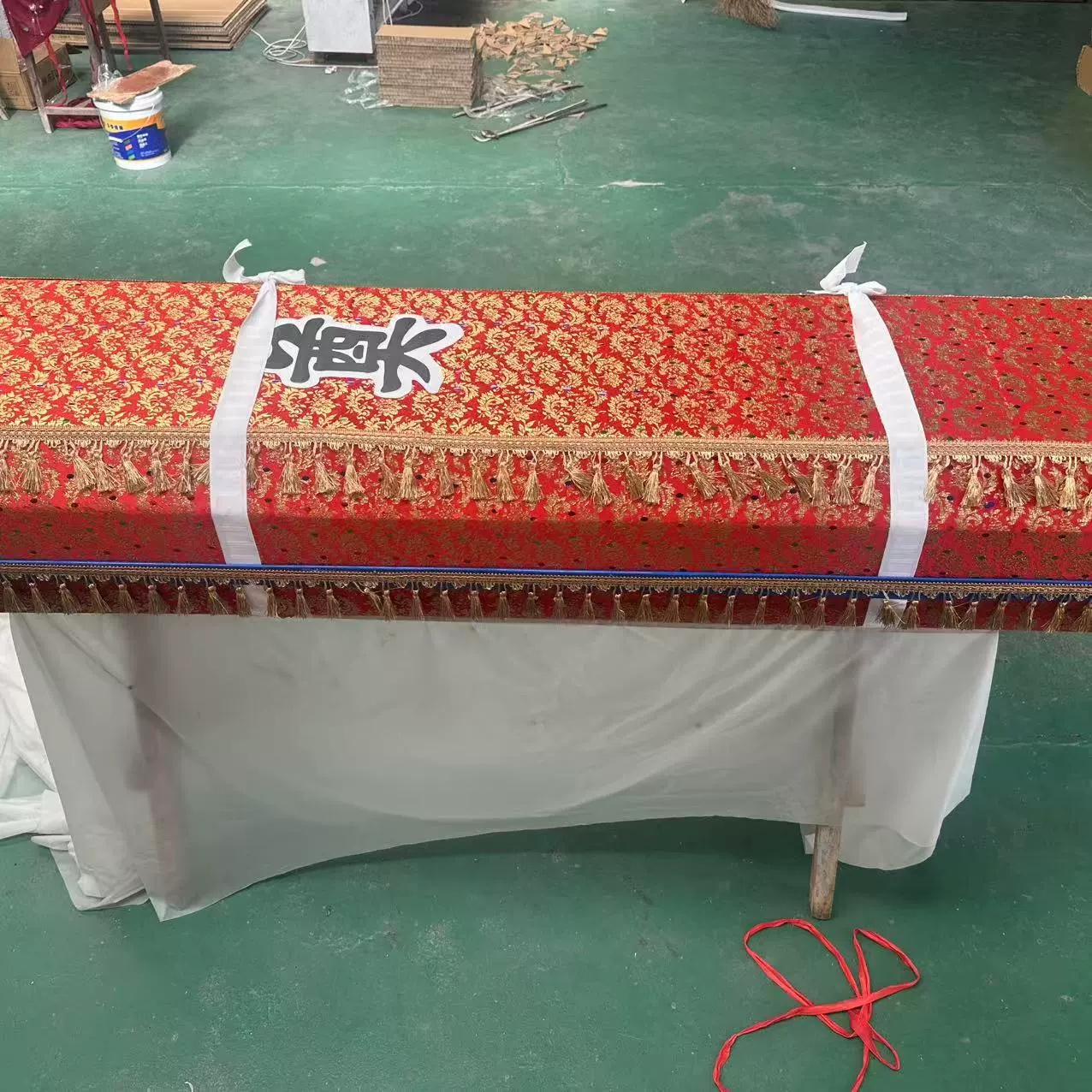 Карета, гроб, бумажный гроб, кремационный гроб, одноразовый утолщенный бумажный гроб для кладбища, оптовые поставки похоронных принадлежностей