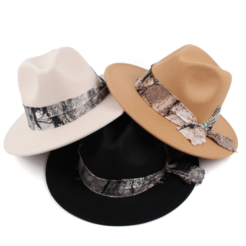 Nuevos productos británicos de estilo retro tejido teñido de plumas doradas imitación sombrero de feltero sombrero de invierno de poliéster sombrero de jazz europeo y americano