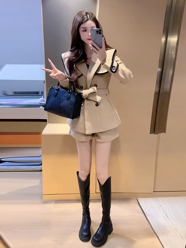 Elegant and Chic Fashion Blazer for Women, Autumn and Winter New Style, Petite Size, Height-Enhancing, Stylish Shorts Two-Piece Set