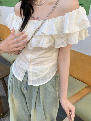 Apricot French short-sleeved shirt for women in summer, light maturity and slimming design, niche sweet ruffled one-shoulder top