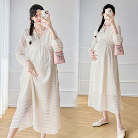 实拍孕妇装2025早春夏季新款温柔气质纯色V领收腰碎花蕾丝裙