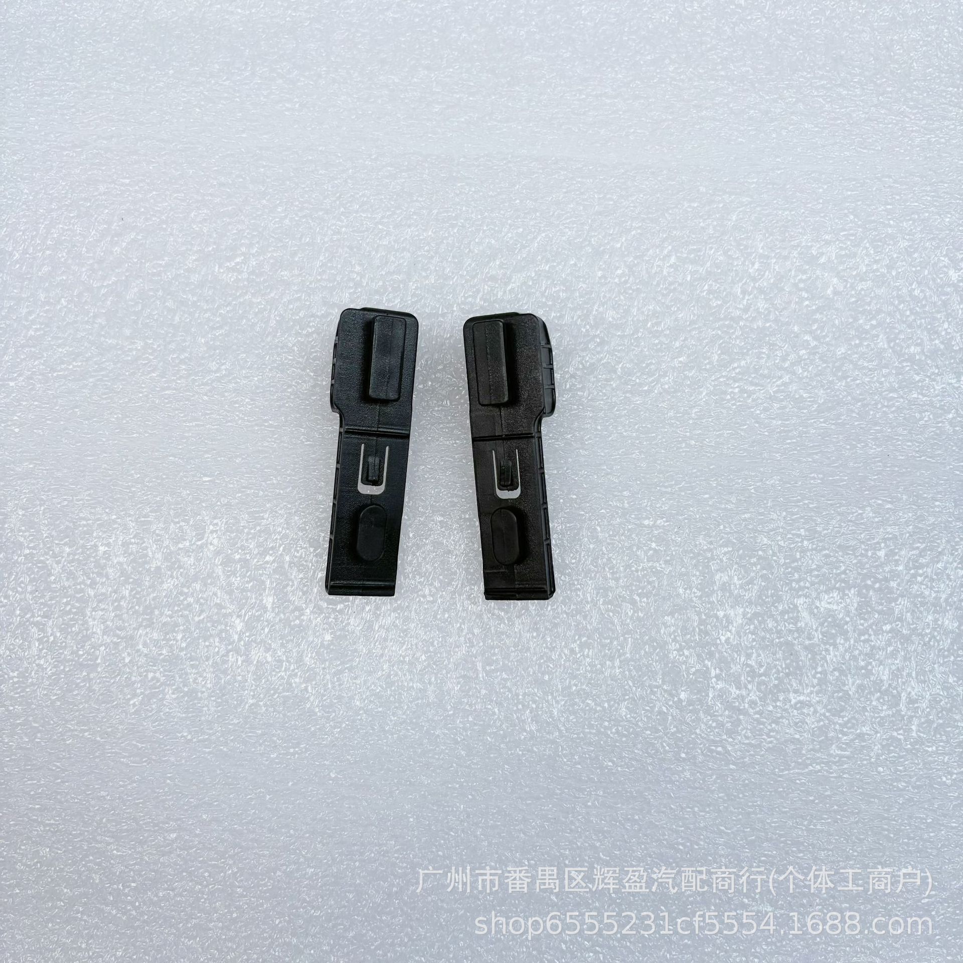 LR137034 is suitable for Land Rover Defender 90/110/130 sunroof bracket folding curtain clips