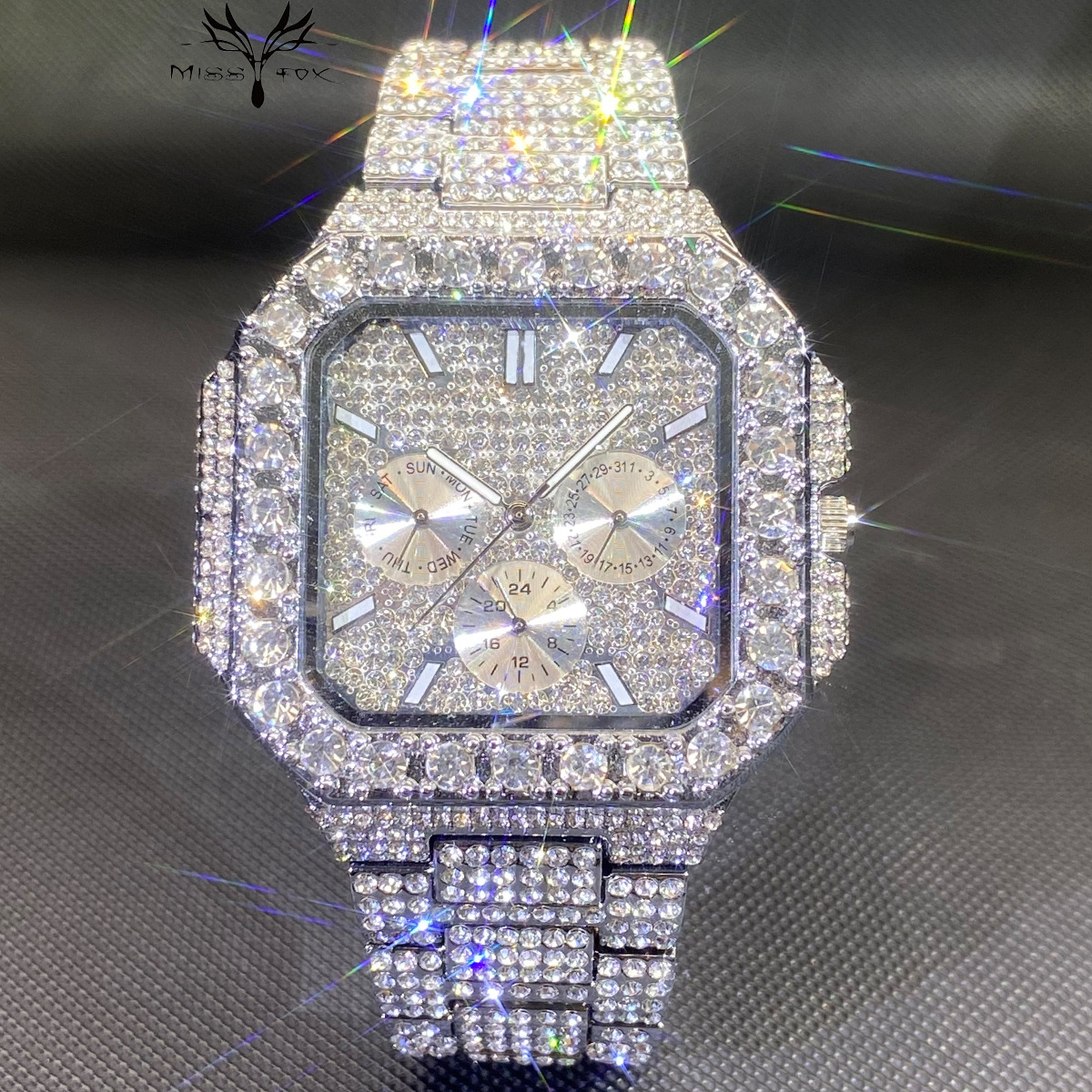 Uchta kichik terish moslamasi bilan zamonaviy Rhinestone erkaklar soati, ko'p funksiyali kunduzgi sanali kvarts soati, hip-hop to'liq Rhinestone kvadrat soati