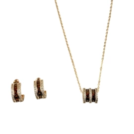 胸针;项链;胸饰