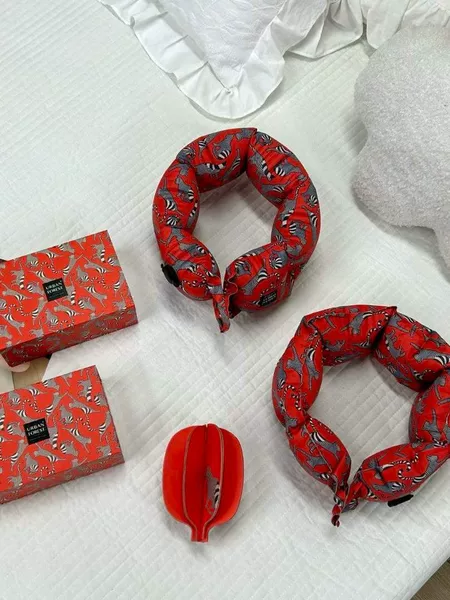 Wholesale Foreign Trade Inventory Urban Forest Pocket Inflatable Pillow Set Neck Pillow Foreign Trade Live Streaming Group Purchase Supply