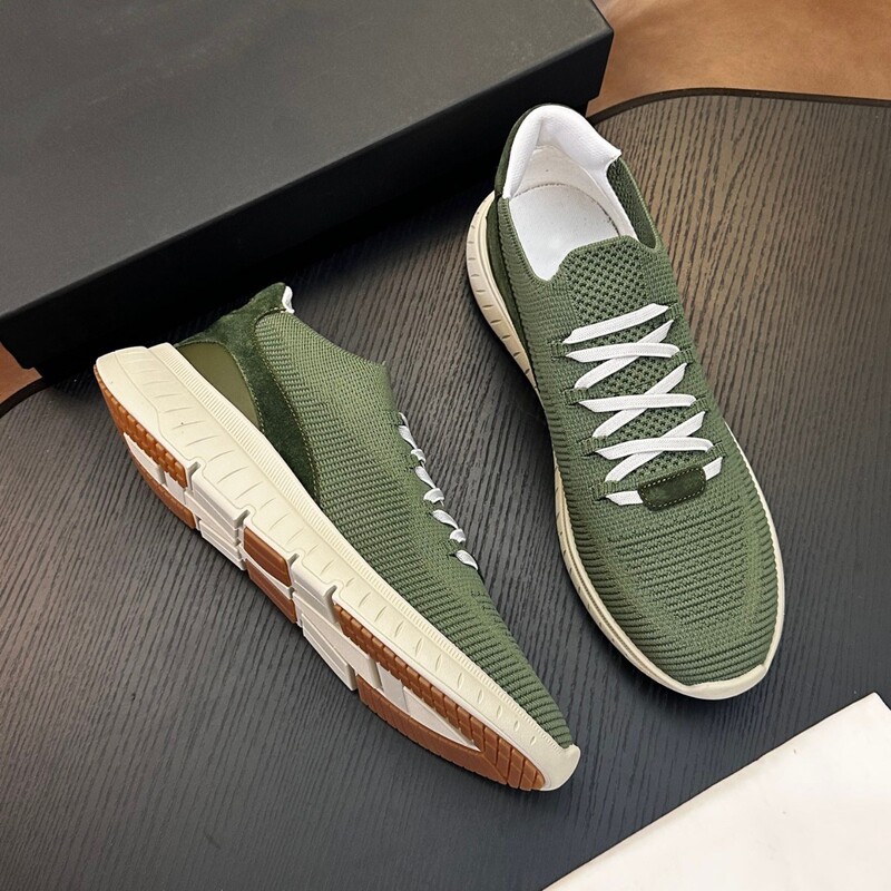 Trendy Men's Fly-Knit Slip-On Sneakers, Breathable Casual Sports Shoes, Versatile Soft-Soled Commuter Shoes for Men, Wholesale